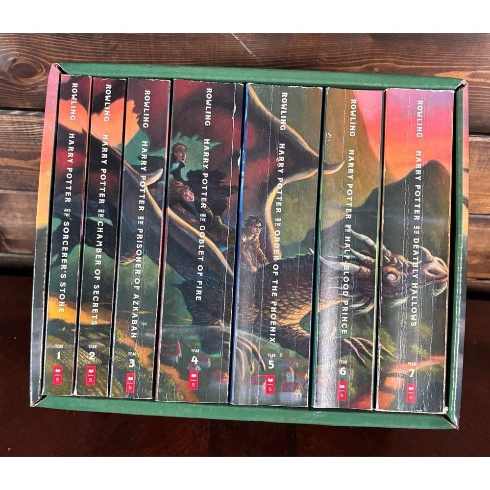 Harry Potter Paperback Box Set (Books 1-7)